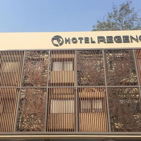 Hotel Regency Сурат Екстер'єр фото